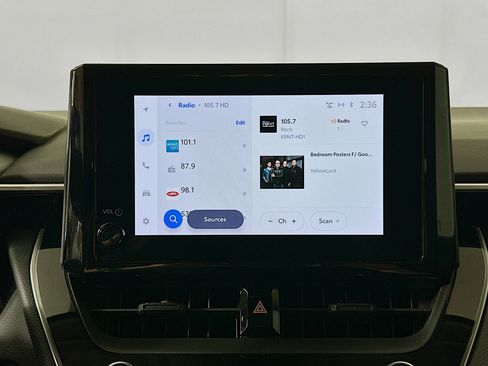 Used 2024 Toyota Corolla LE w/ LE Convenience Package image 21