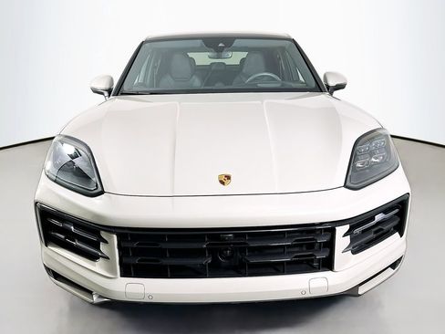 Used 2025 Porsche Cayenne S image 6