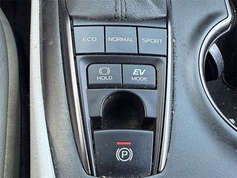 Used 2023 Toyota Camry SE image 20