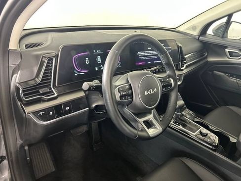 Used 2025 Kia Sportage EX FWD image 12