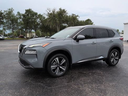 Certified 2023 Nissan Rogue SL w/ SL Premium Package FWD image 8