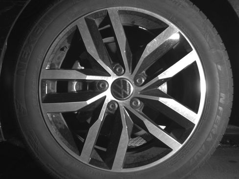 Used 2025 Volkswagen Jetta SE image 12