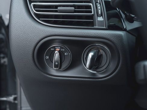 New 2025 Porsche Macan image 20