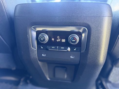 Used 2022 Chevrolet Suburban RST w/ Sport Performance Package AWD/4WD image 28