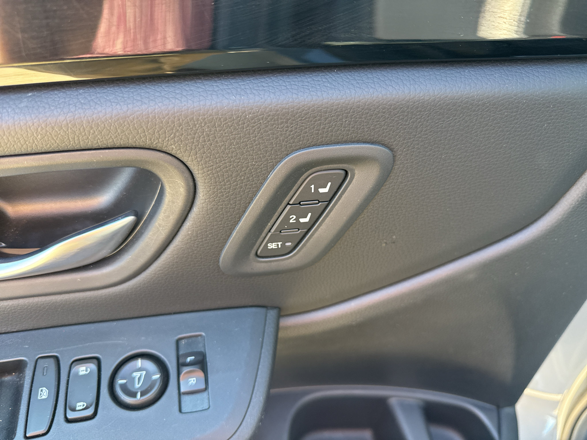 Used 2025 Honda Pilot Touring image 15