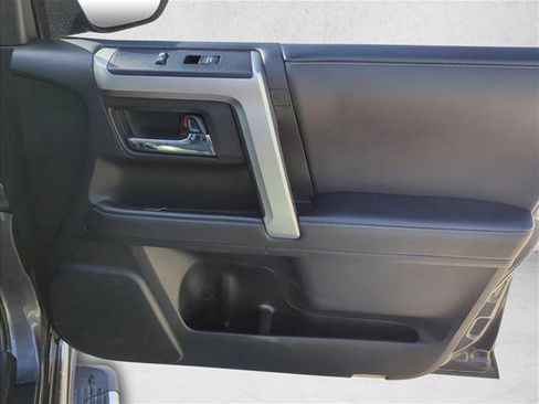 Used 2020 Toyota 4Runner Limited AWD/4WD image 29