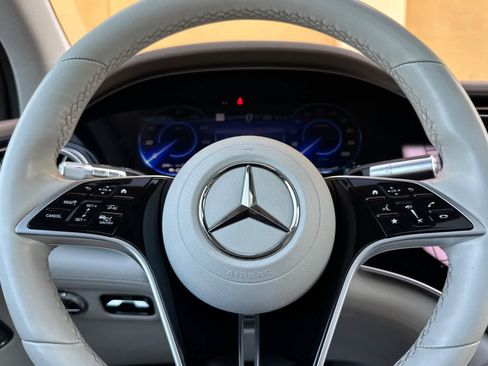 Used 2023 Mercedes-Benz EQS 580 4MATIC SUV image 22