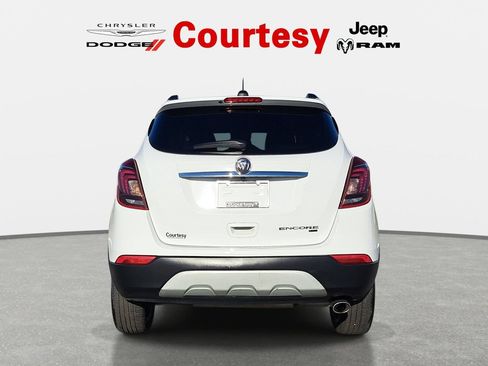 Used 2022 Buick Encore Preferred AWD/4WD image 5