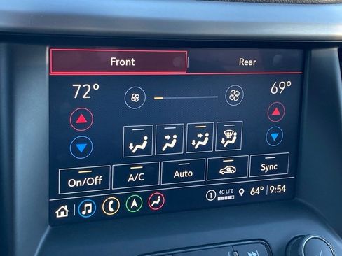 Used 2023 GMC Acadia SLT image 22