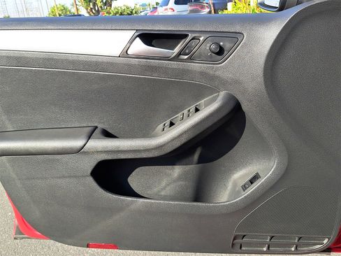 Used 2018 Volkswagen Jetta Wolfsburg Edition image 26