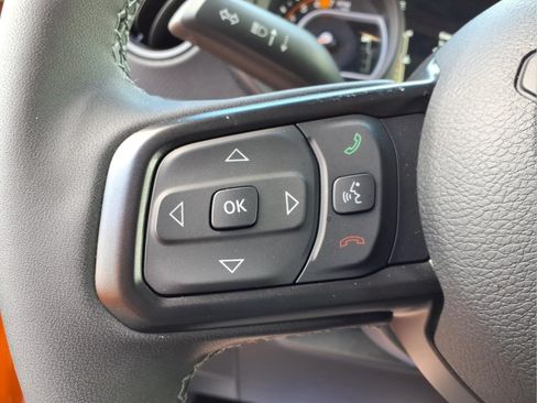 Used 2025 Jeep Wrangler Unlimited Rubicon AWD/4WD image 19