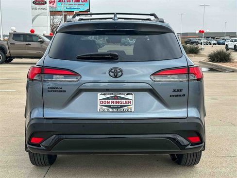 Used 2024 Toyota Corolla Cross XSE image 4