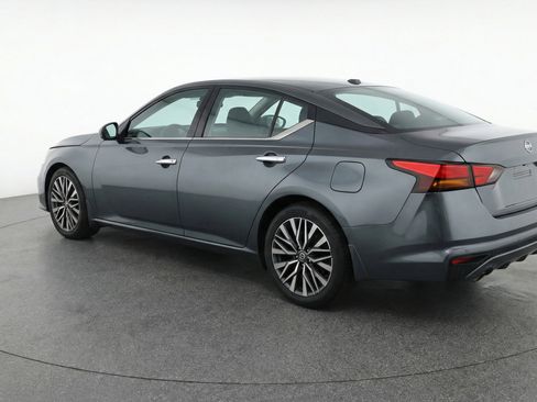Used 2025 Nissan Altima 2.5 SV FWD image 6