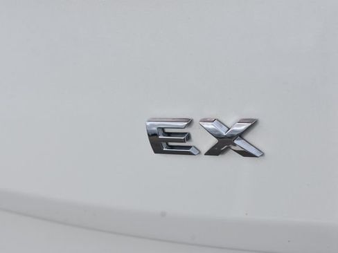 Certified 2022 Kia Sportage EX w/ EX Technology Package AWD/4WD image 19