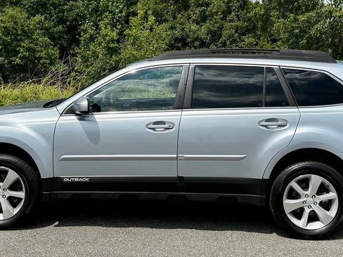 Used 2014 Subaru Outback 3.6R Limited AWD/4WD image 15