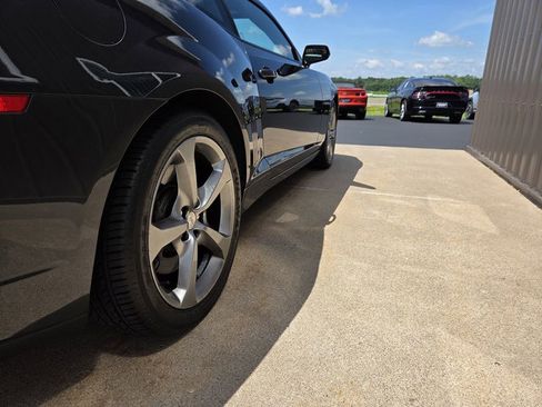 Used 2014 Chevrolet Camaro SS w/ RS Package RWD image 11