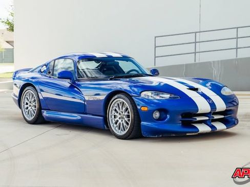 Used 1997 Dodge Viper GTS RWD image 48