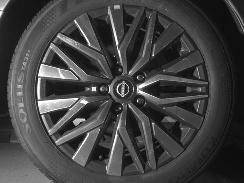 Used 2025 Nissan Altima 2.5 SV FWD image 15