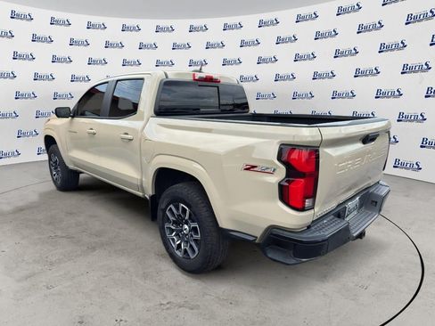 Used 2024 Chevrolet Colorado Z71 w/ Z71 Convenience Package 2 AWD/4WD image 5