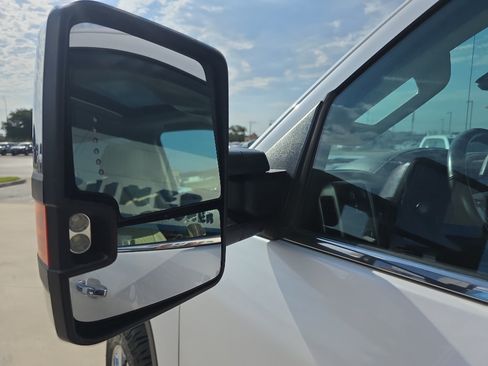 Used 2019 GMC Sierra 2500 Denali w/ Duramax Plus Package AWD/4WD image 7