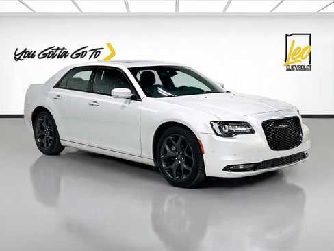 Used 2023 Chrysler 300 S image 3