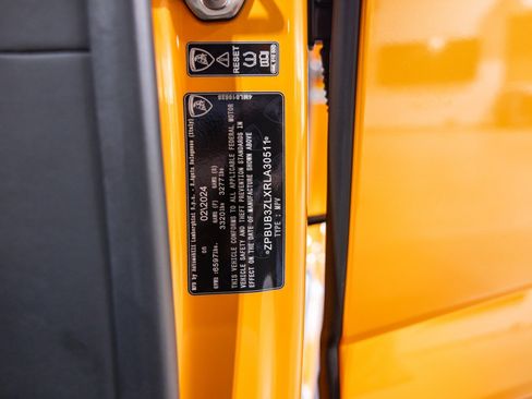 Used 2024 Lamborghini Urus S AWD/4WD image 49