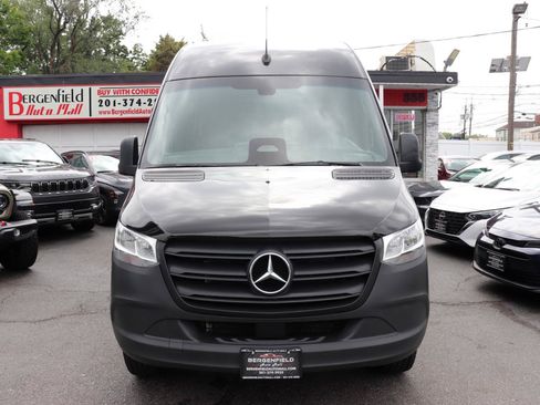Used 2025 Mercedes-Benz Sprinter 2500 image 8