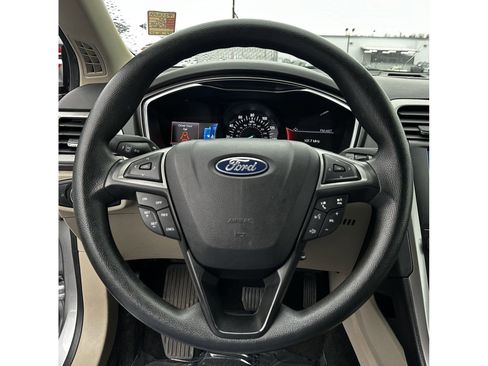 Used 2020 Ford Fusion SE image 22