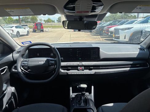 Used 2025 Kia K4 FWD image 27