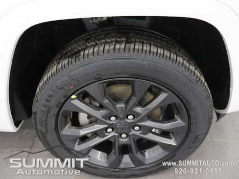 New 2026 Jeep Grand Cherokee L Limited AWD/4WD image 3