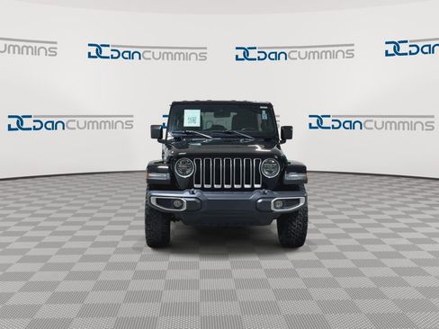 Used 2020 Jeep Wrangler Unlimited Sahara image 3