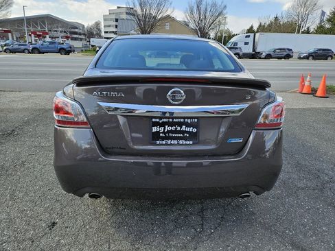 Used 2014 Nissan Altima 2.5 S w/ Sport Value Package image 4