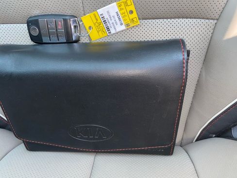 Used 2018 Kia Sedona LX w/ LX Essentials Premium Package FWD image 38