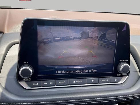 Used 2023 Nissan Rogue SV FWD image 25