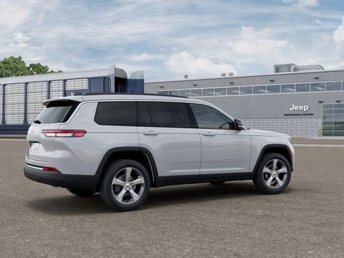 New 2026 Jeep Grand Cherokee L Limited AWD/4WD image 4