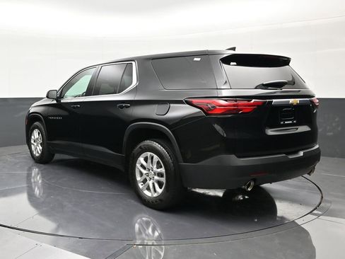 Used 2023 Chevrolet Traverse LS FWD image 3