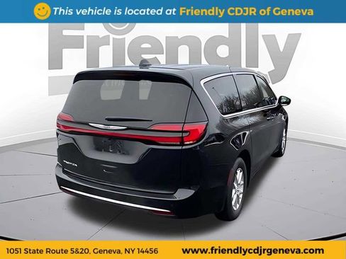 New 2026 Chrysler Pacifica Select FWD image 5