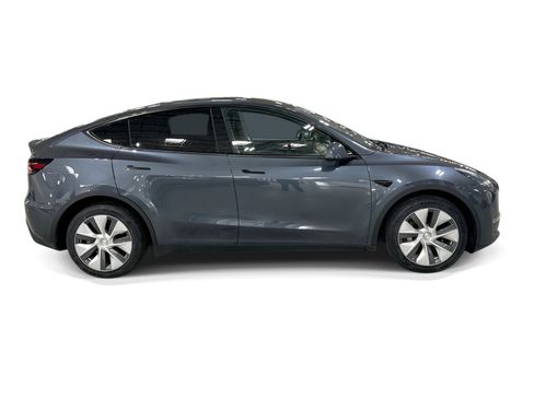 Certified 2023 Tesla Model Y AWD image 7