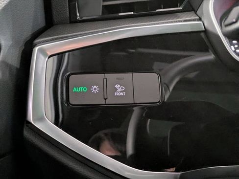 Certified 2025 Audi Q3 2.0T Premium w/ Convenience Package image 19