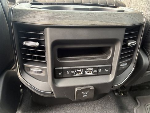 Used 2025 RAM 1500 Limited AWD/4WD image 36