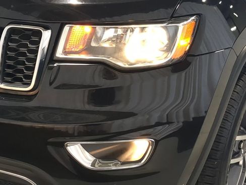 Used 2019 Jeep Grand Cherokee Limited AWD/4WD image 14