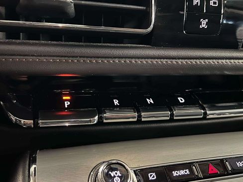 Used 2022 Lincoln Aviator AWD w/ Premium Package image 32