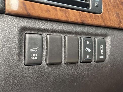 Used 2013 Nissan Armada SL RWD image 29