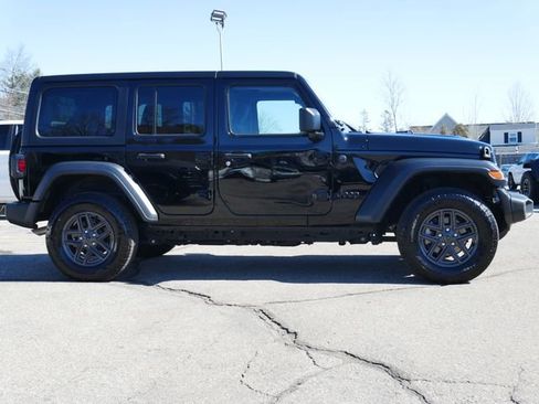 Used 2024 Jeep Wrangler Sport S image 7