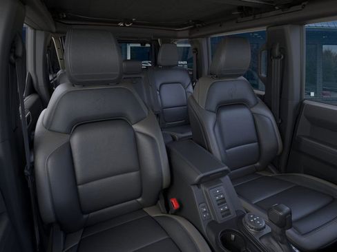 New 2025 Ford Bronco Outer Banks w/ Sasquatch Package image 10