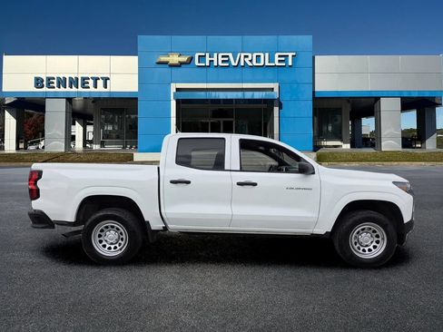 Used 2024 Chevrolet Colorado W/T RWD image 7