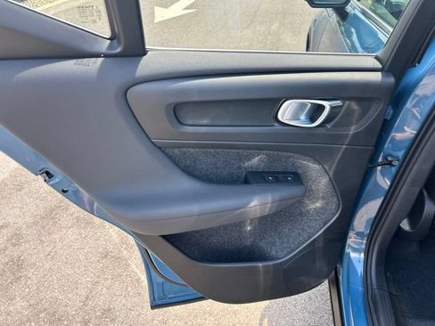 Used 2025 Volvo XC40 B5 Core AWD/4WD image 16