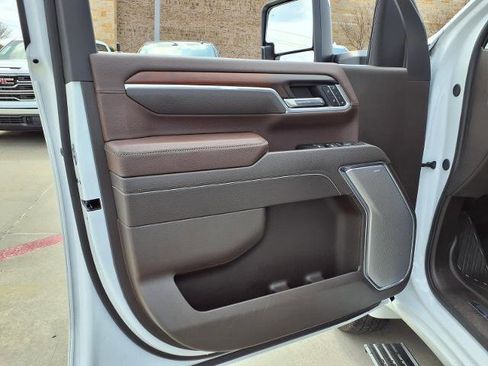 Certified 2025 GMC Sierra 3500 Denali w/ Denali Reserve Package image 21