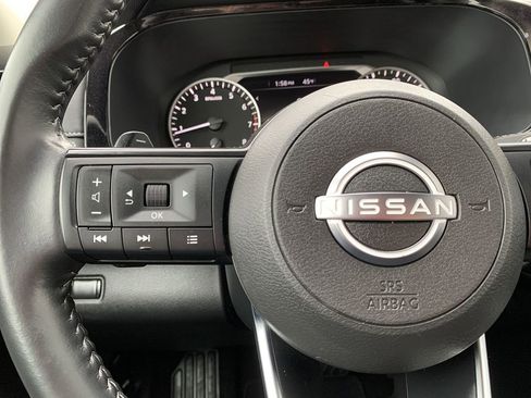 Used 2024 Nissan Pathfinder SV image 18