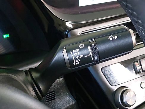 Used 2025 Lexus ES 350 w/ Premium Package image 19